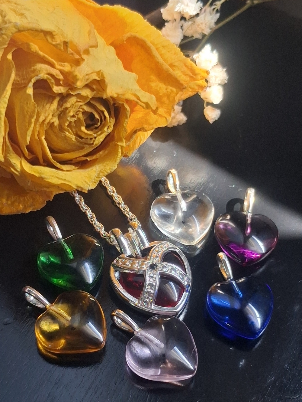 Vintage-Style Interchangeable Heart Cage Locket Necklace - 7 Crystal Inserts